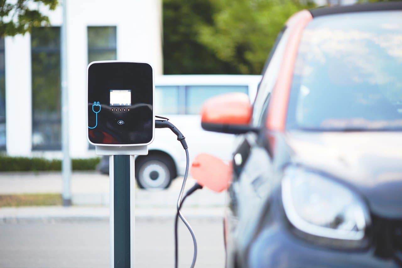 Borne recharge voiture électrique : tout savoir de A à Z