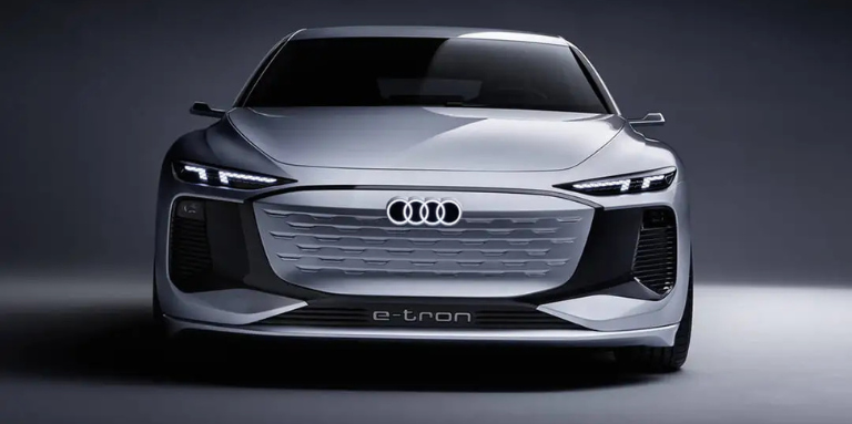 Audi A4 e tron 1